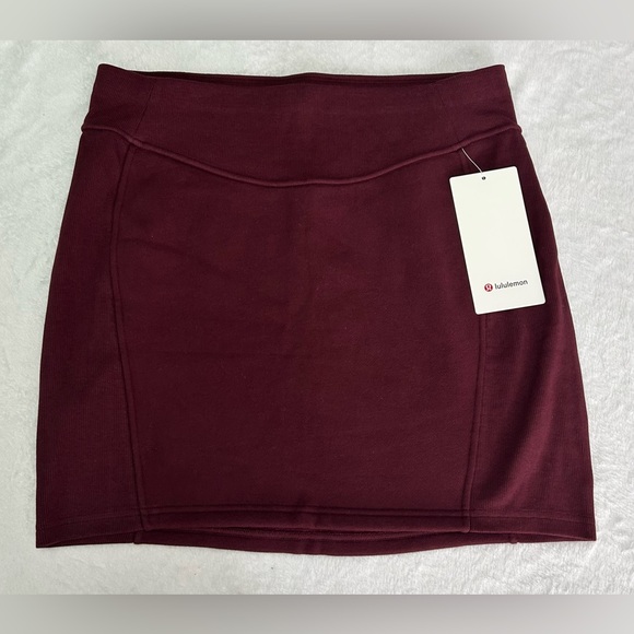 lululemon athletica Dresses & Skirts - Lululemon Scuba High Rise Mini Skirt size Large Burgundy Red NWT